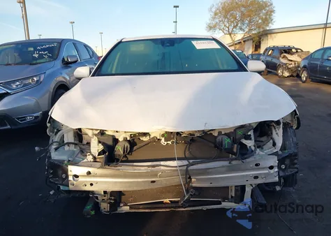 2021 Toyota Camry Le из США, поврежденный, VIN 4T1C11AK3MU440305